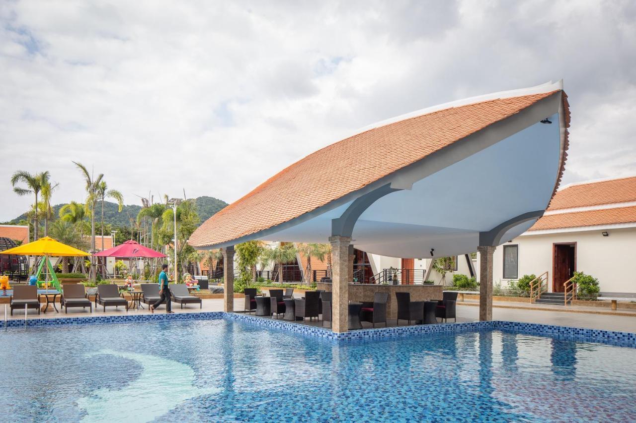 Vakara Hotel Kep Exteriör bild
