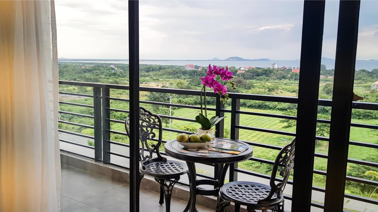 Vakara Hotel Kep Exteriör bild